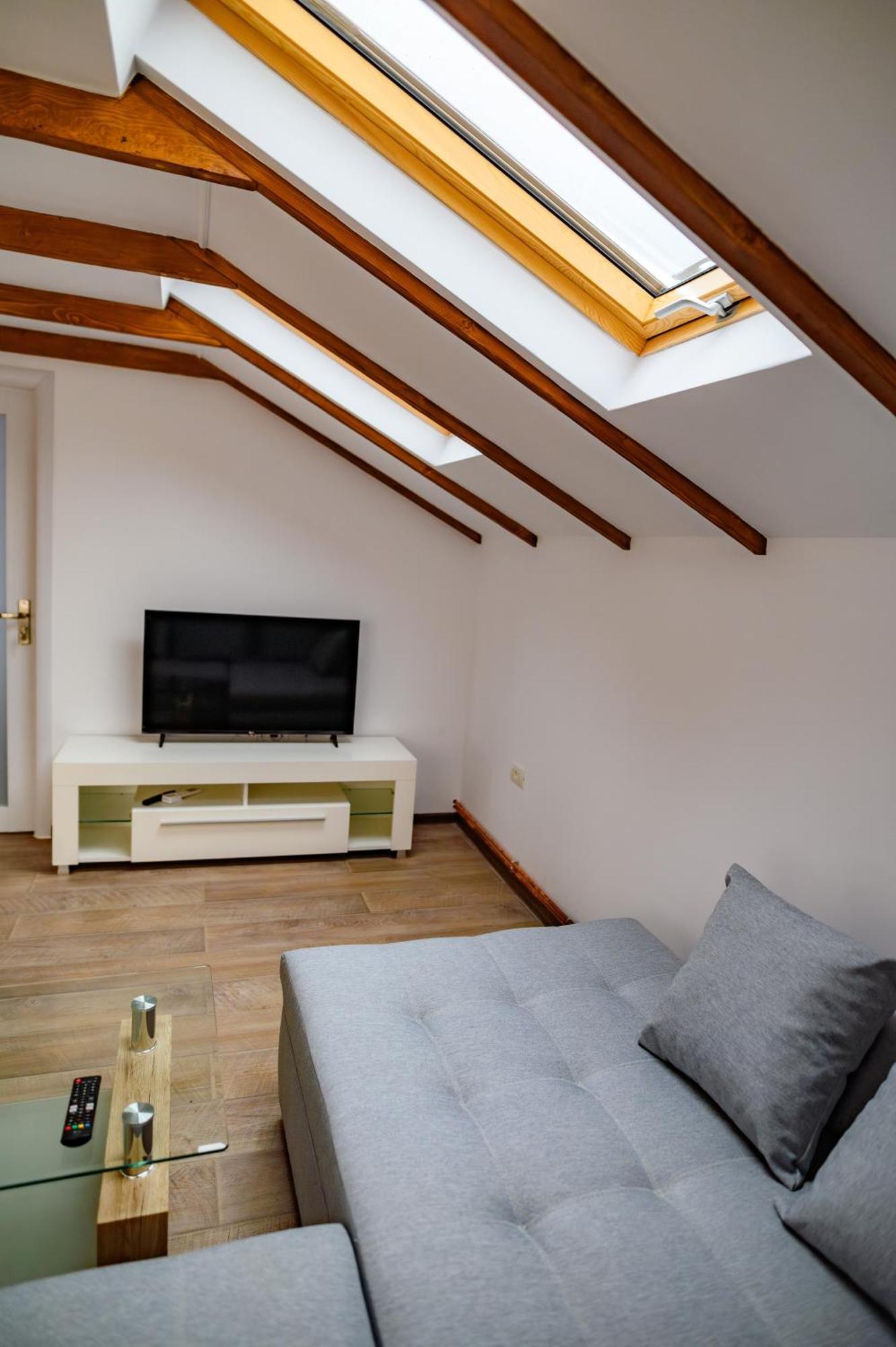 Luxury Attic Villa Curtea de Argeş Exteriör bild