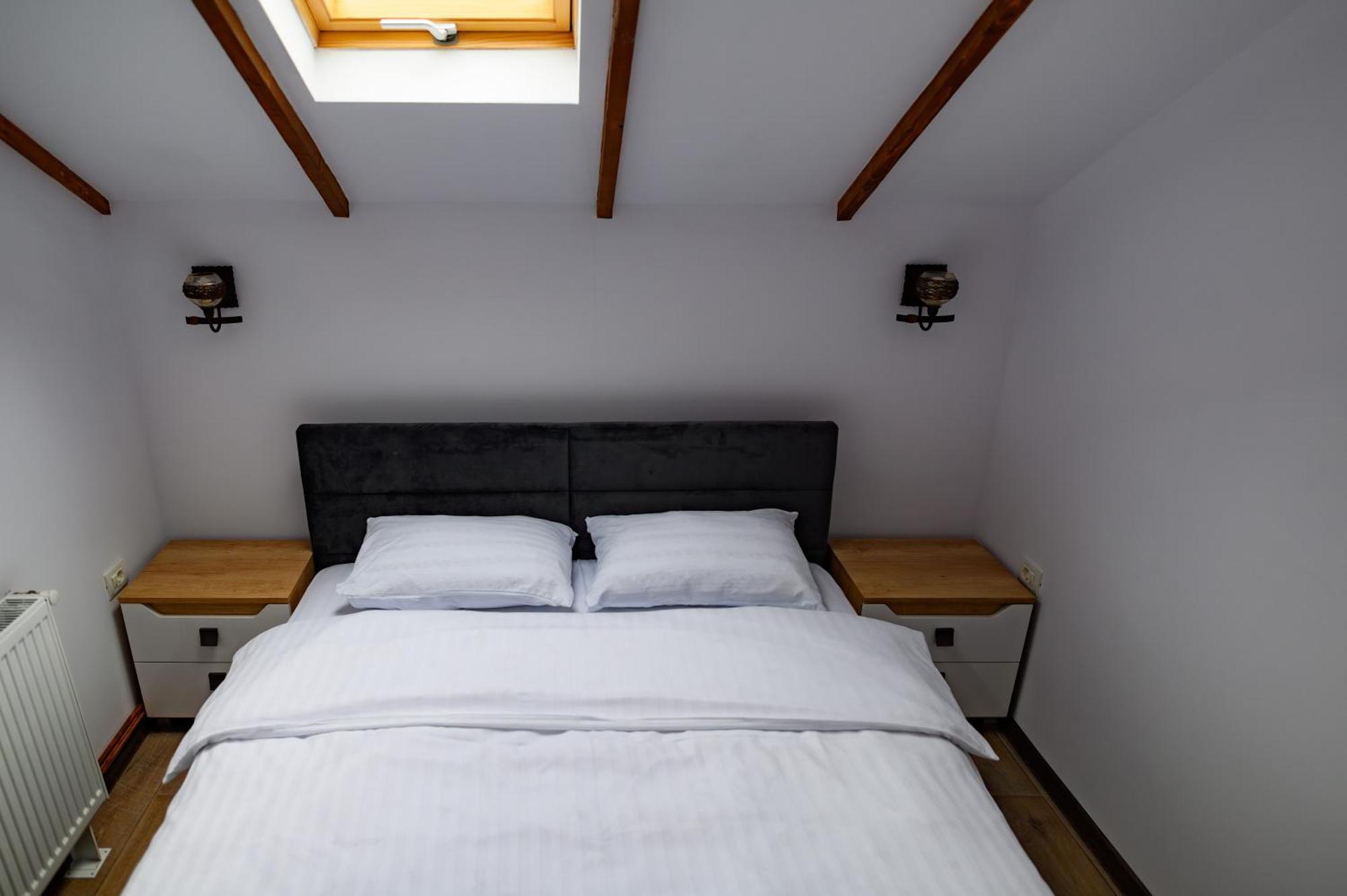 Luxury Attic Villa Curtea de Argeş Exteriör bild
